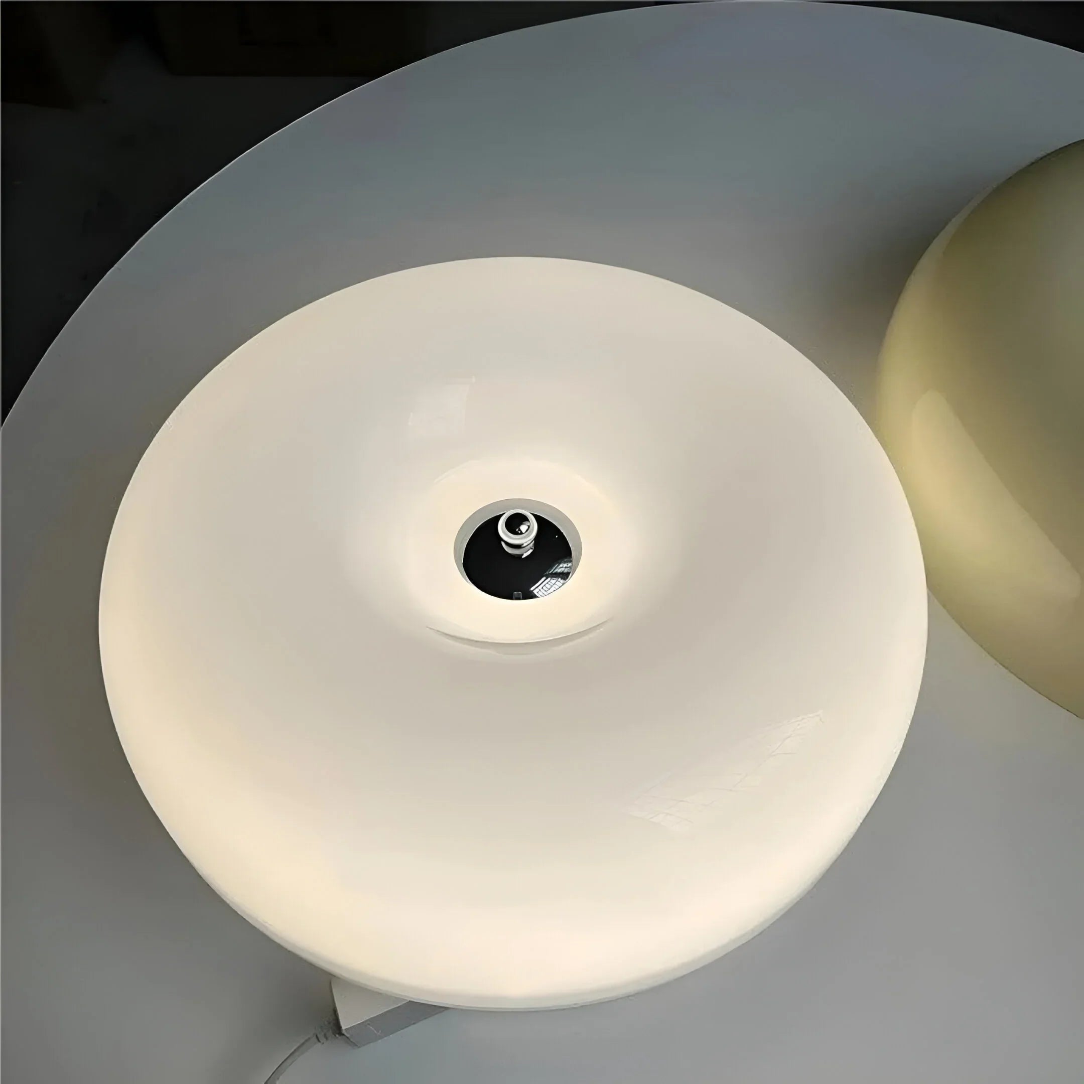 DonuGlow – Cute Dimmable Donut Table Lamp