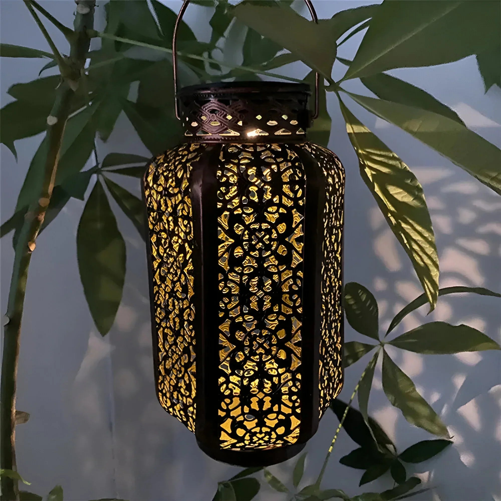 GlowMist – Solar Powered Hanging Table Lamp