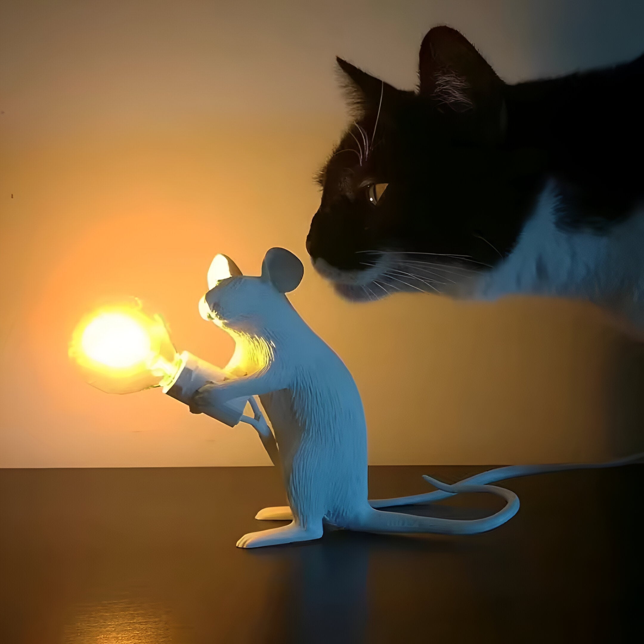 WhiskerGlow – Mouse-Shaped LED Table Lamp