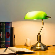 EmeraldGlow – Vintage Banker’s Table Lamp