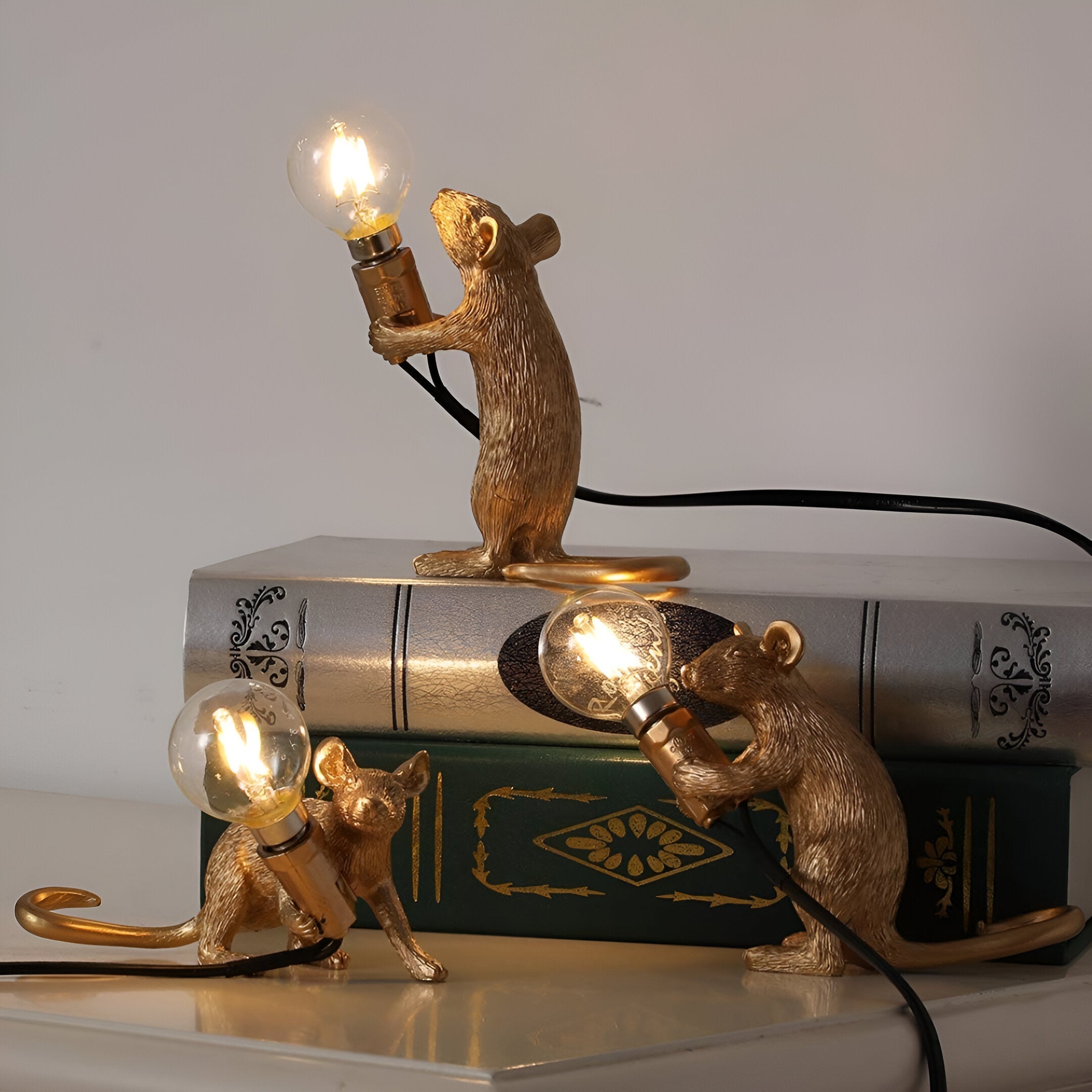 WhiskerGlow – Mouse-Shaped LED Table Lamp