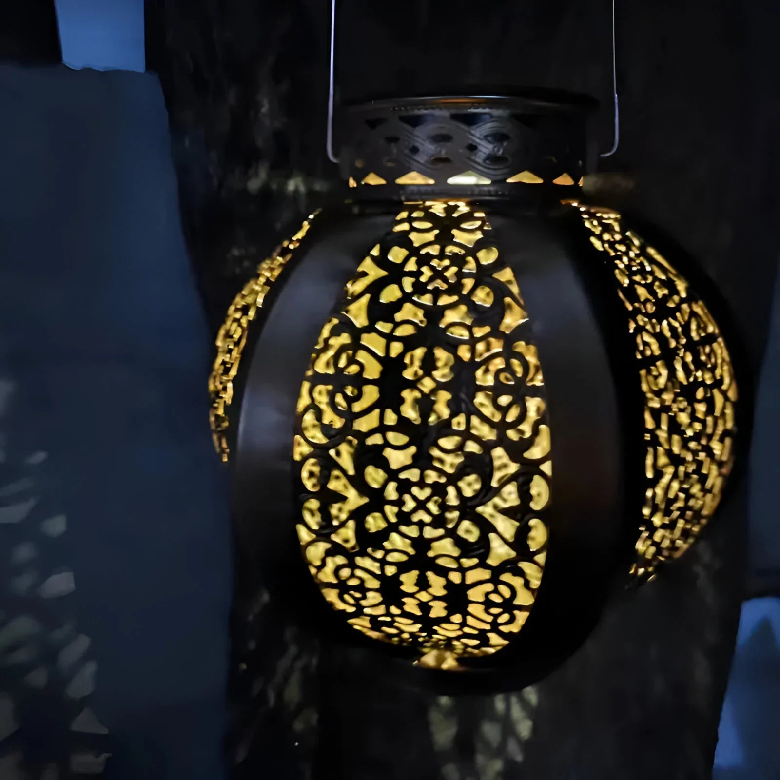 GlowMist – Solar Powered Hanging Table Lamp